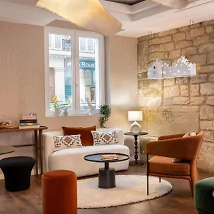 **** Hotel Chavanel Francia