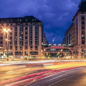 **** Hotel Mercure Korona Ungarn