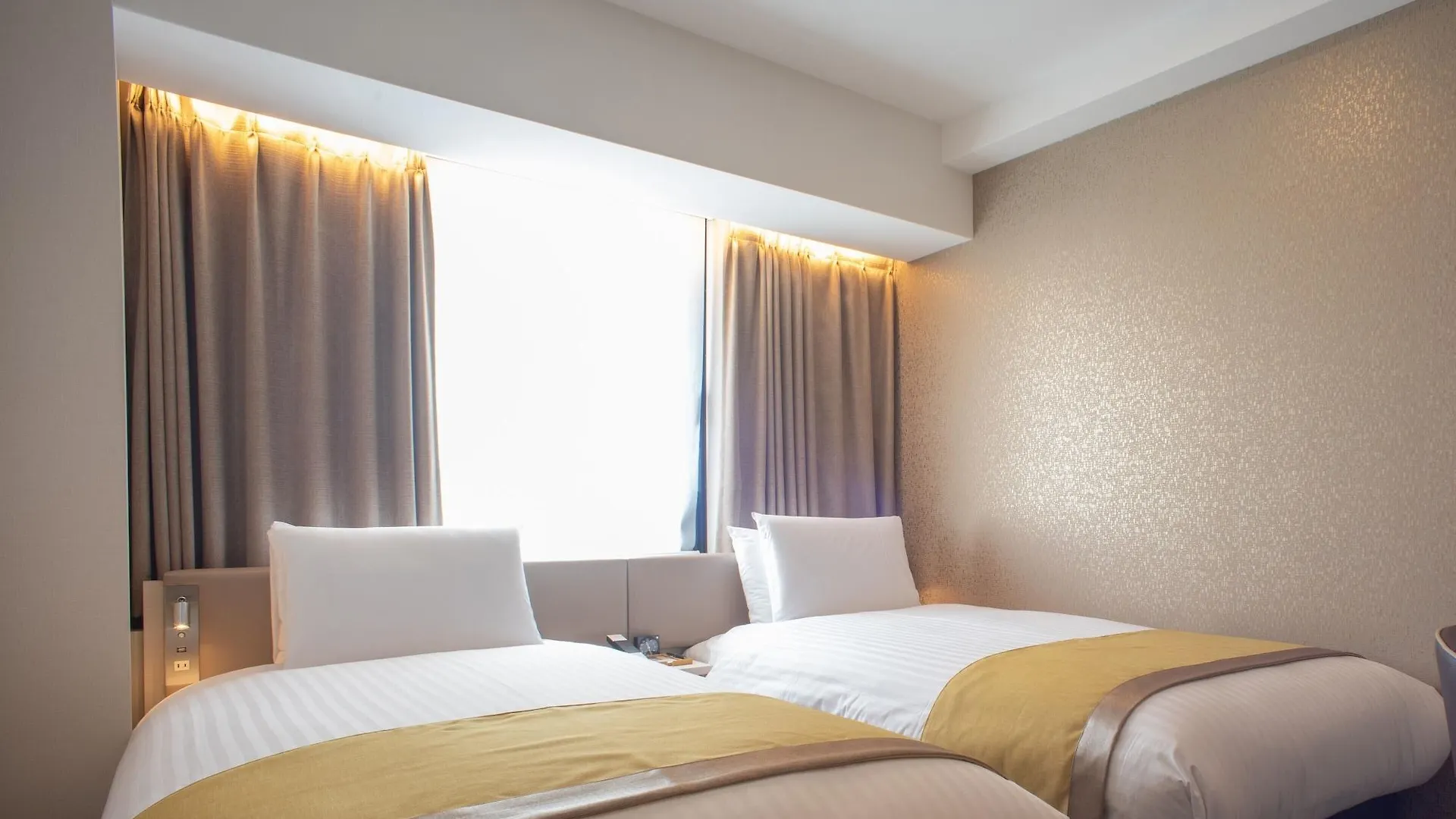 The Rise Osaka Kitashinchi Hotel